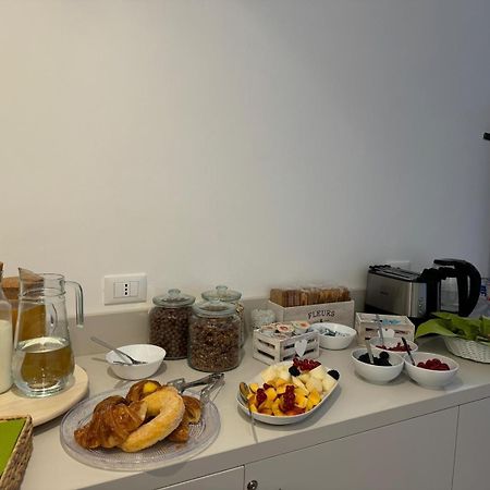 Guest House Al Porto Civitavecchia Bagian luar foto